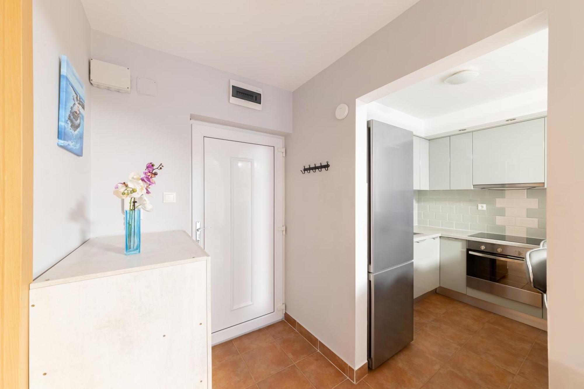 Center Budget Apartment Inside Free Parking Self Check-In Free Streaming Ac Balcony Budapest Bagian luar foto
