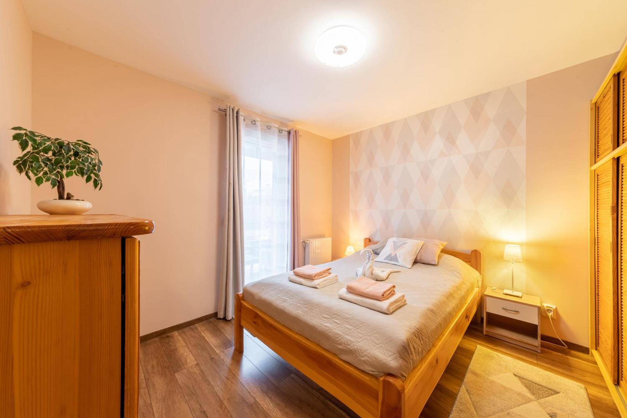 Center Budget Apartment Inside Free Parking Self Check-In Free Streaming Ac Balcony Budapest Bagian luar foto